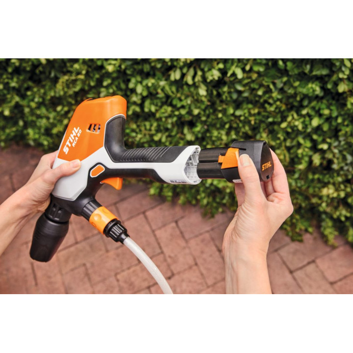 RCA 20 Battery pressure washer