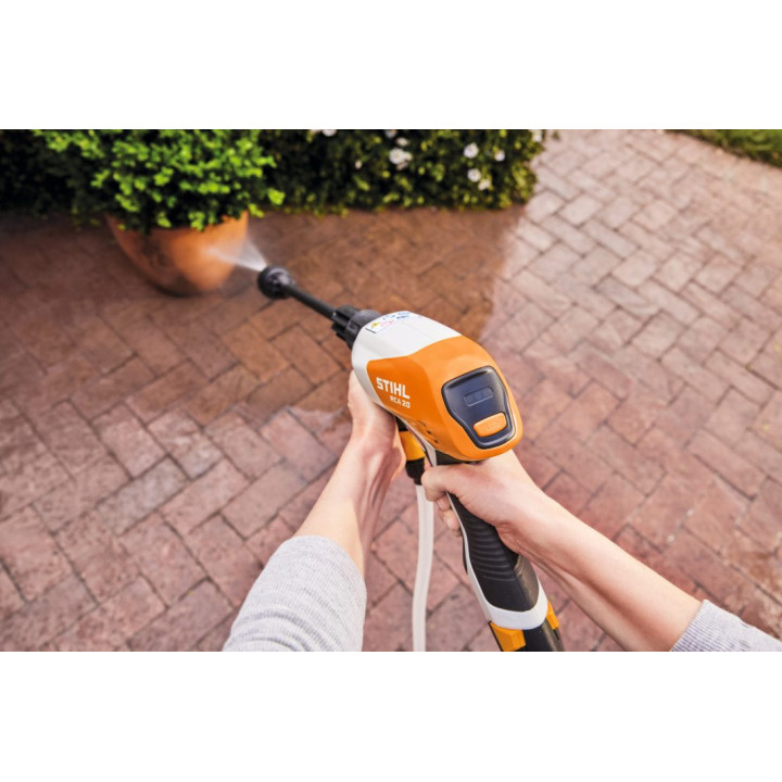 RCA 20 Battery pressure washer