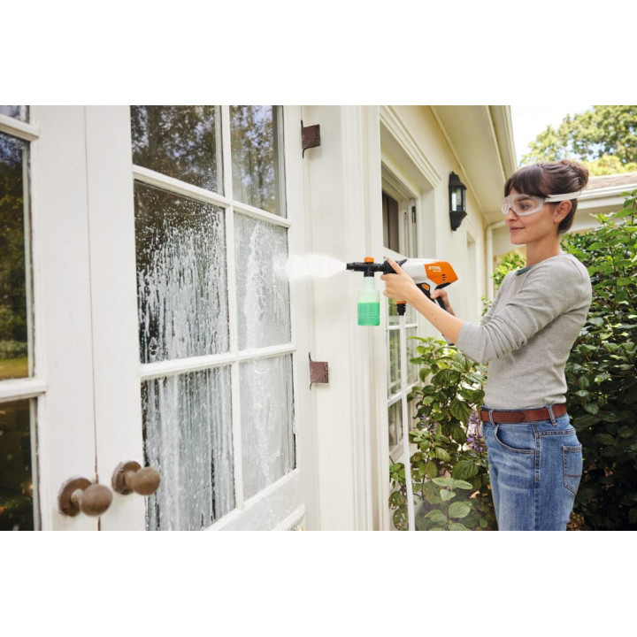 RCA 20 Battery pressure washer
